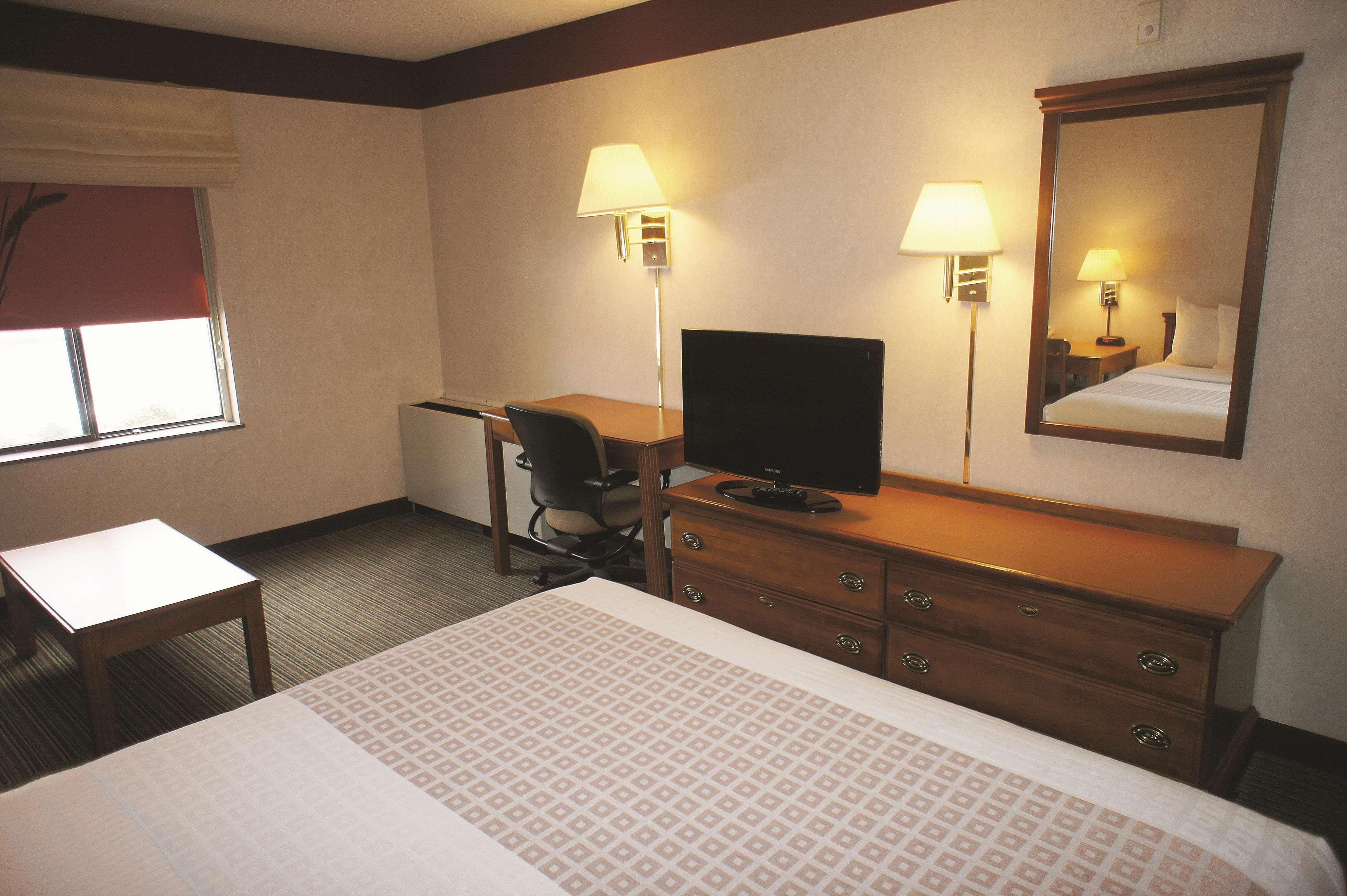 Holiday Inn Express South Burlington - Downtown By Ihg Exterior photo