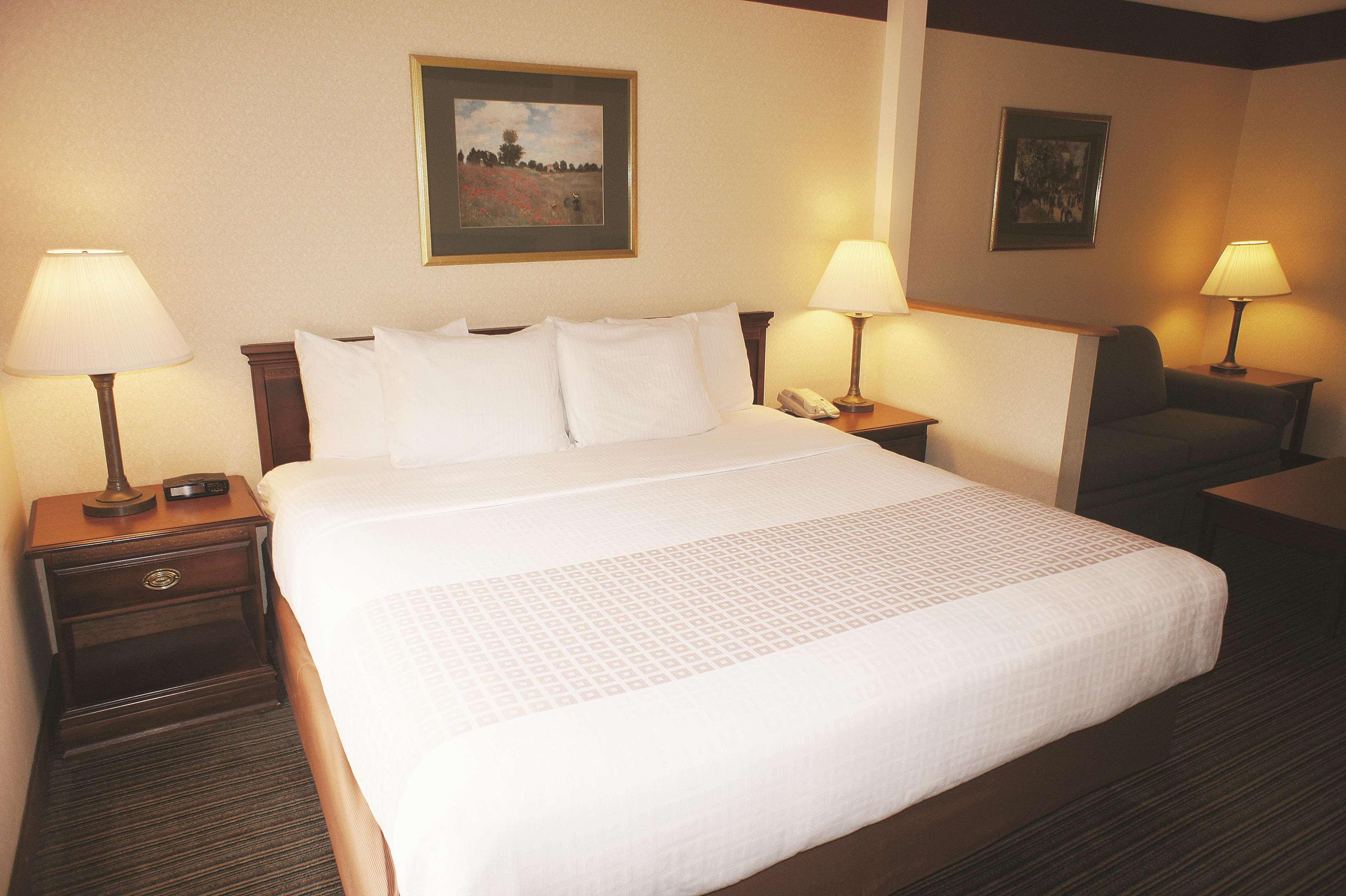 Holiday Inn Express South Burlington - Downtown By Ihg Exterior photo