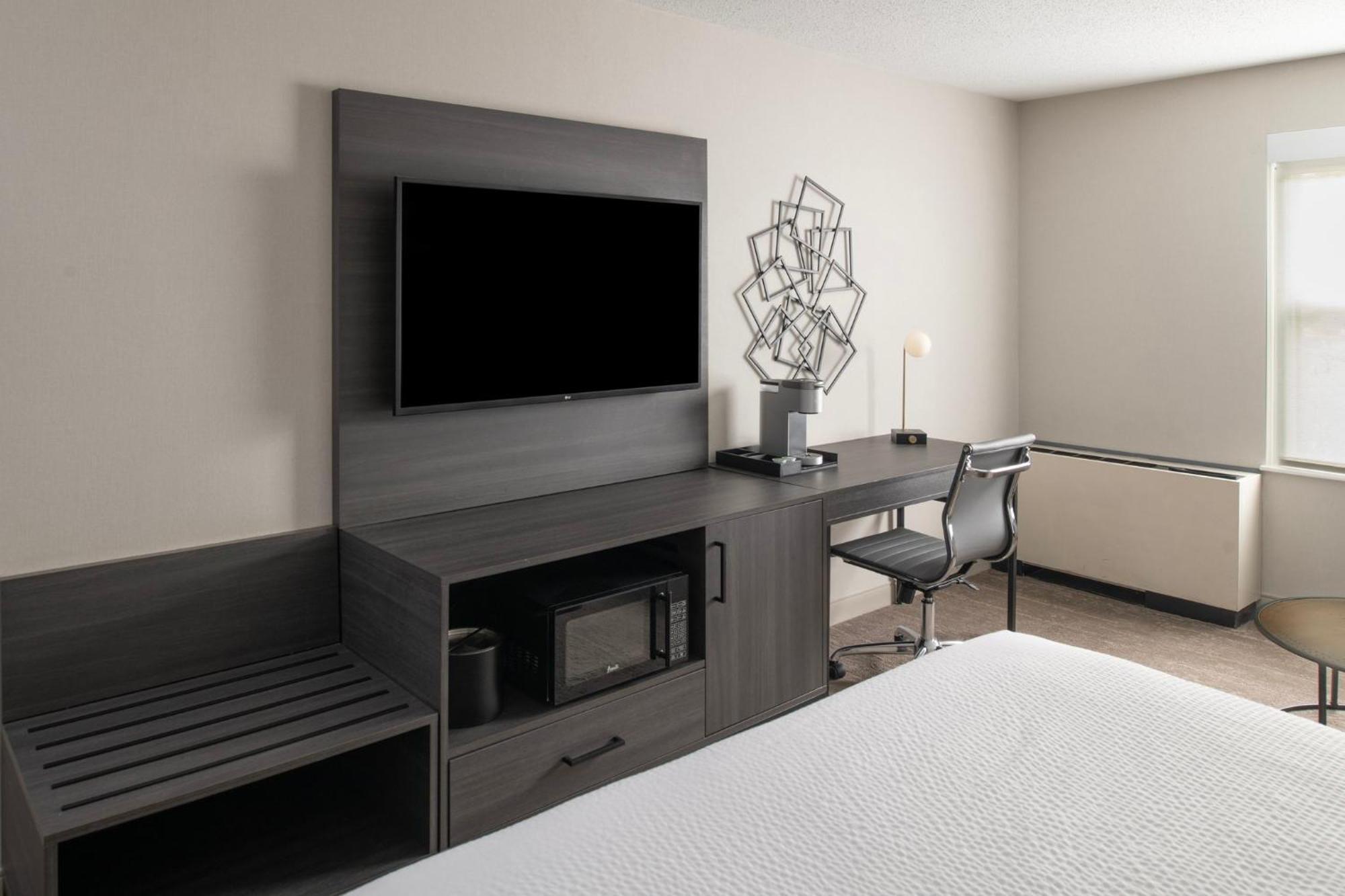 Holiday Inn Express South Burlington - Downtown By Ihg Exterior photo