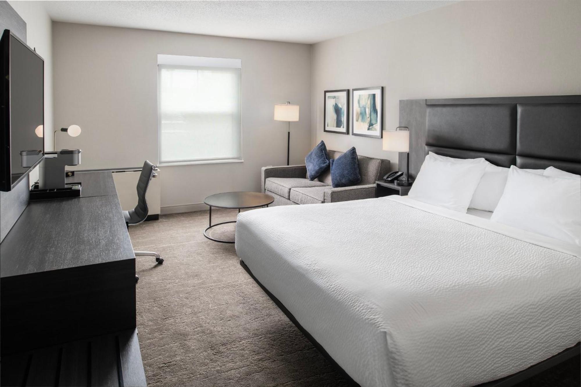 Holiday Inn Express South Burlington - Downtown By Ihg Exterior photo
