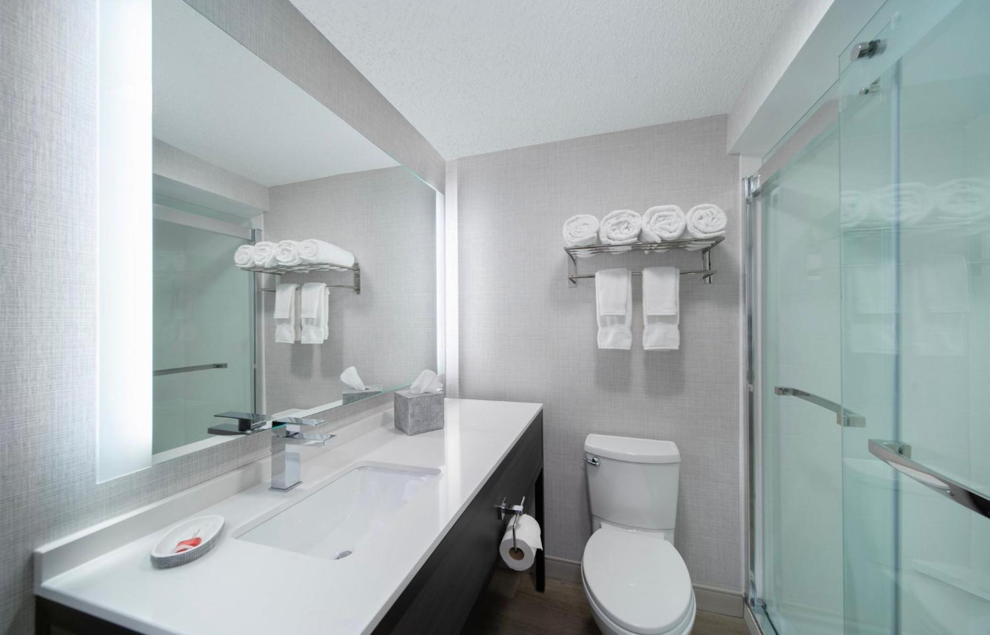 Holiday Inn Express South Burlington - Downtown By Ihg Exterior photo