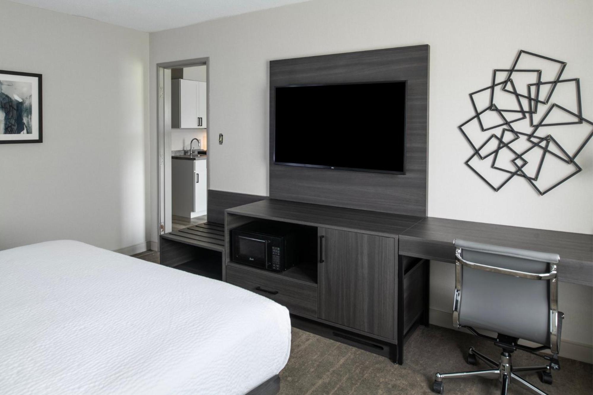 Holiday Inn Express South Burlington - Downtown By Ihg Exterior photo