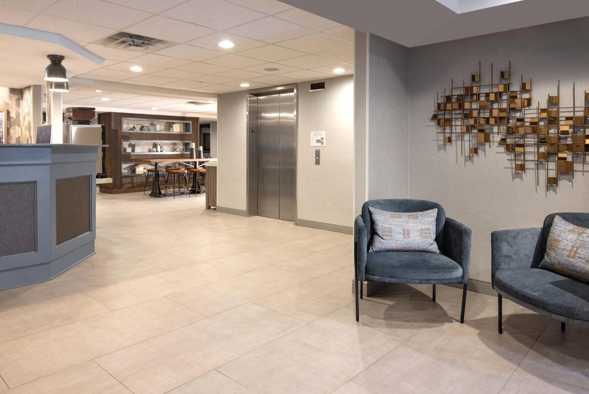 Holiday Inn Express South Burlington - Downtown By Ihg Exterior photo